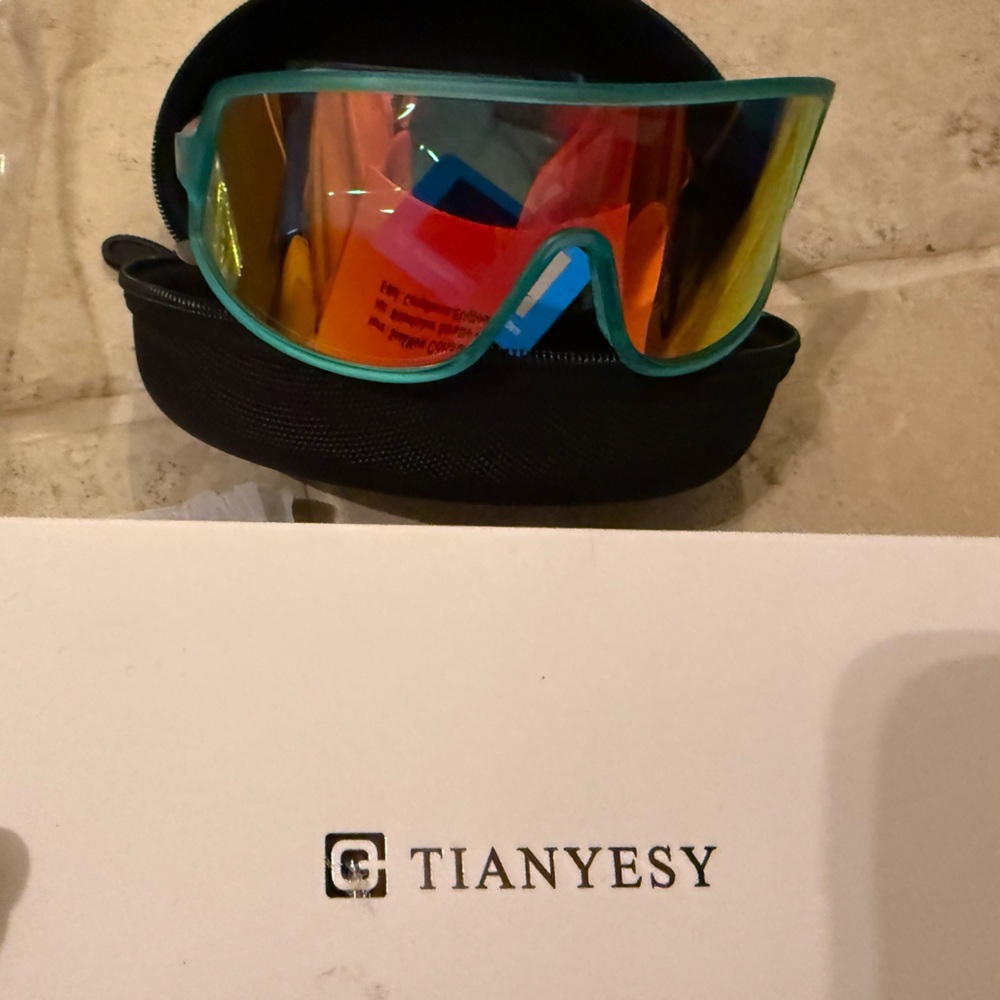 TIANYESY Sports Faux Pit Vipers W/ Pouch, Pink&Blue